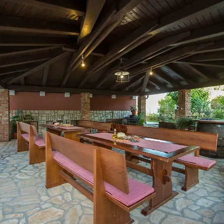 Kastell Apartments Lopar Exterior photo