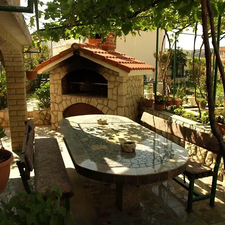 Kastell Apartments Lopar Exterior photo